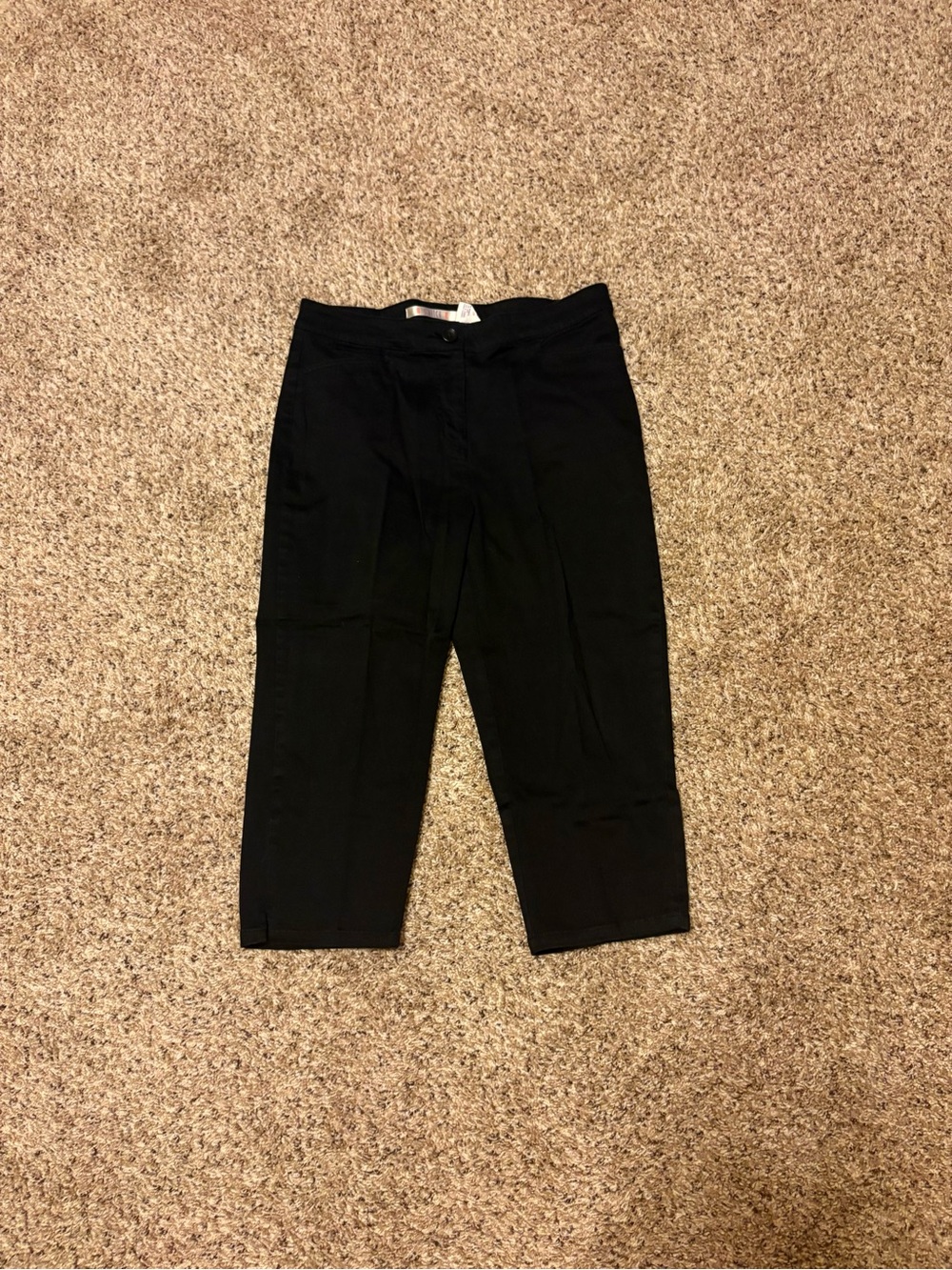 bill blass Black Petite Stretch Capris in Cotton Blend